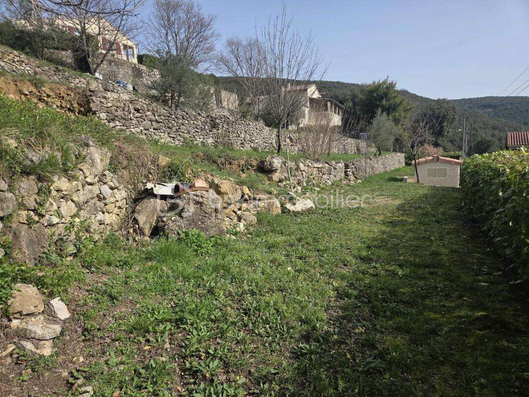 Terrain à LES SALLES-DU-GARDON