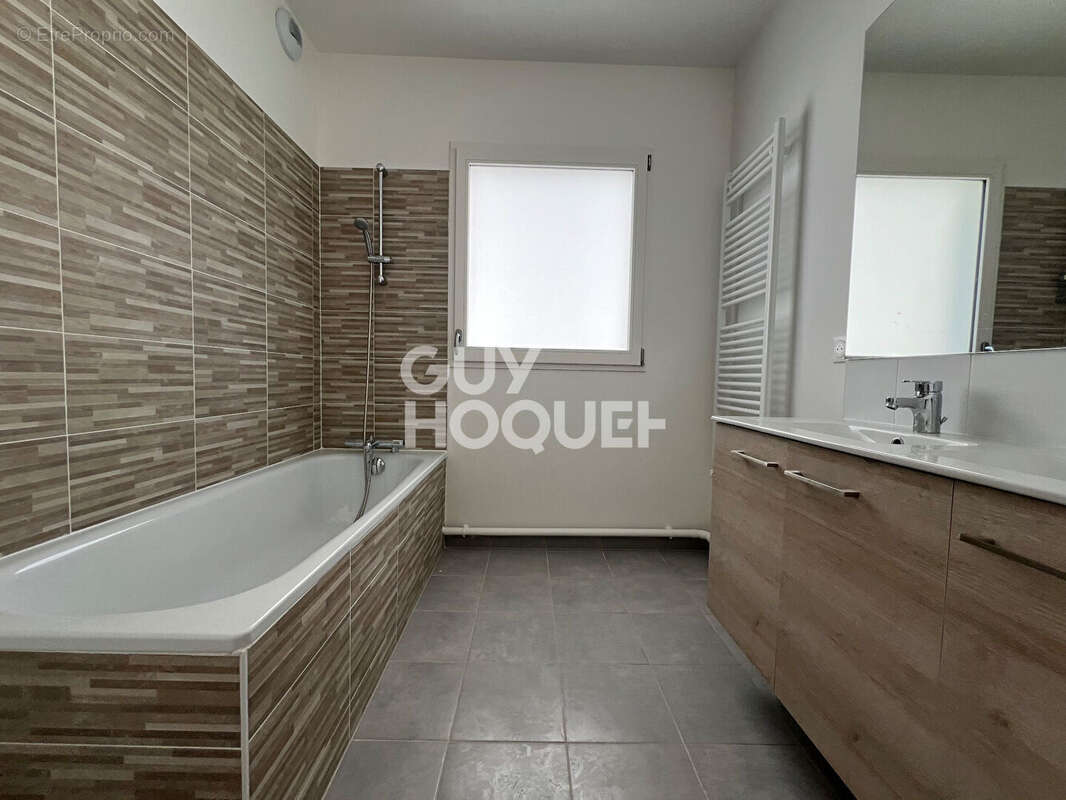 Appartement à STAINS