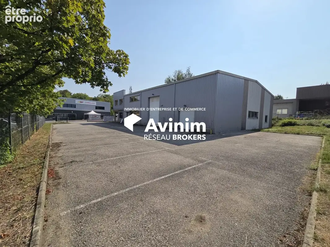 Commerce 865 m² à Meythet  - photo 2