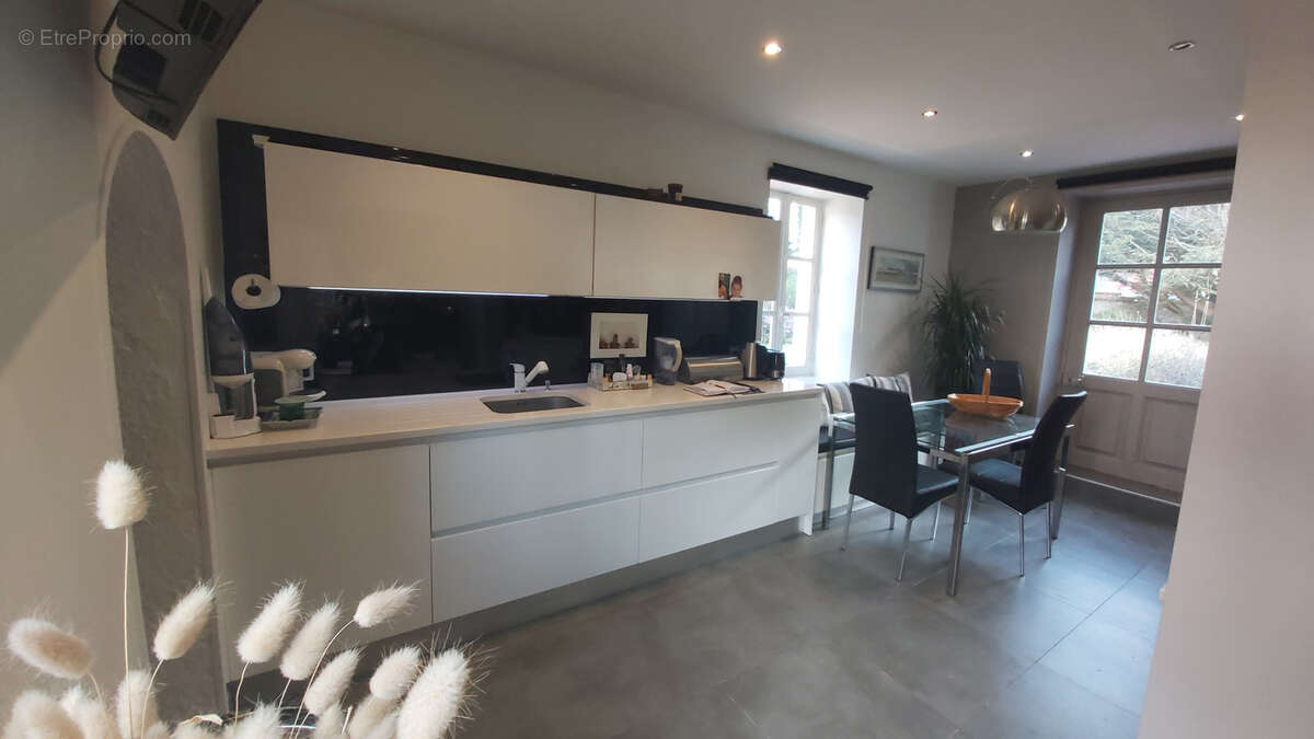 Maison à SAINT-ETIENNE-AU-MONT