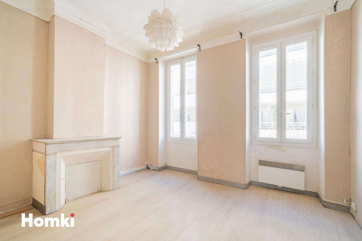 Appartement à MARSEILLE-6E