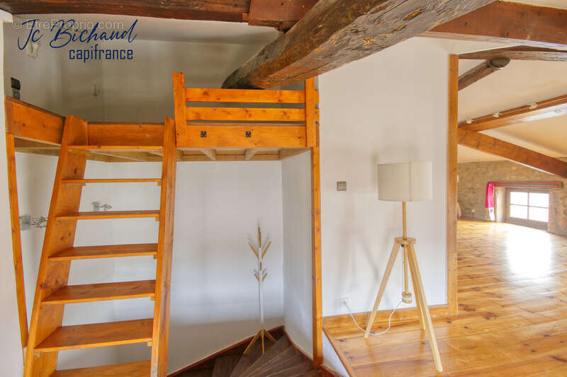 Appartement à MORNANT