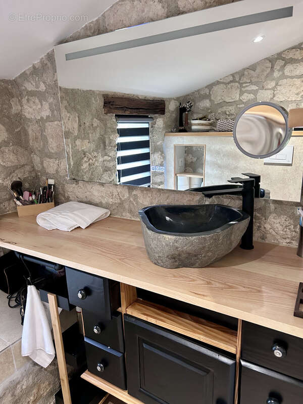 Maison à MONTAIGU-DE-QUERCY