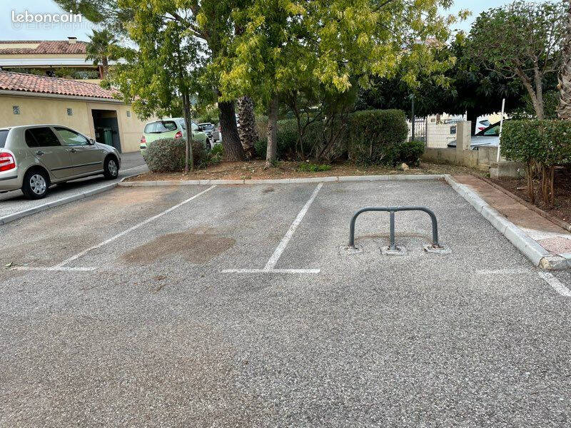 Parking à SOLLIES-PONT