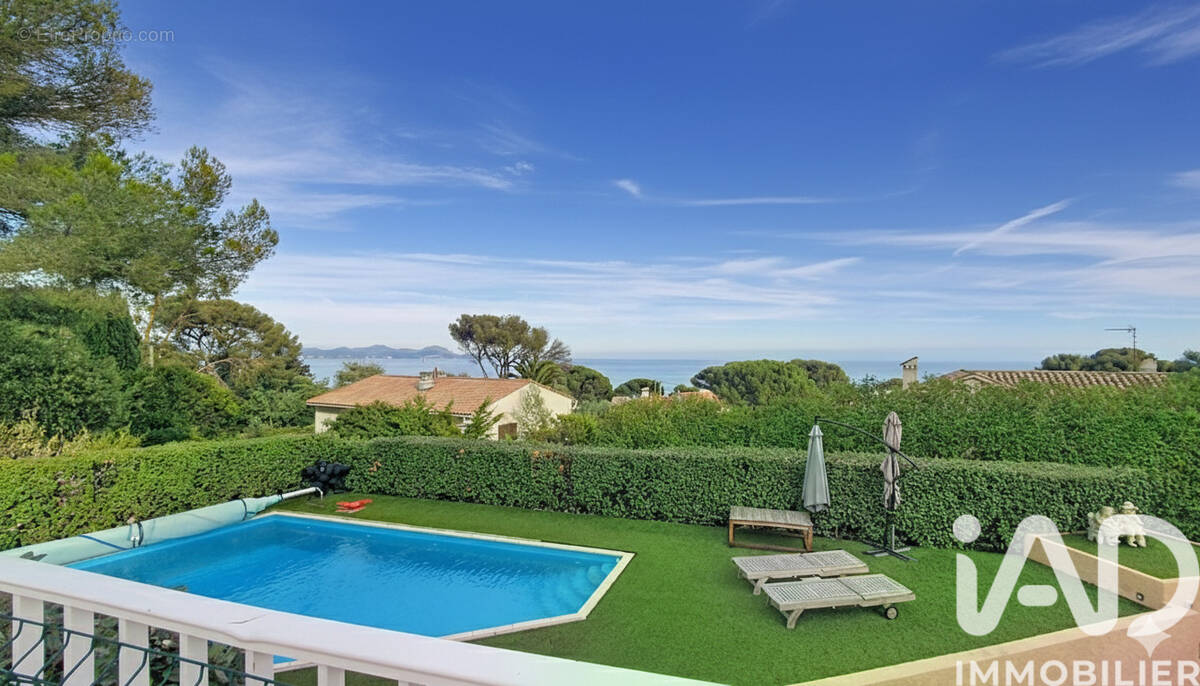 Photo 1 - Maison à ROQUEBRUNE-SUR-ARGENS