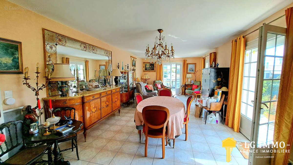 Belle maison de ville , vue dégagée  200m des commerces . - photo 6