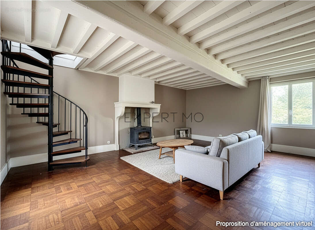 Maison à OZENAY