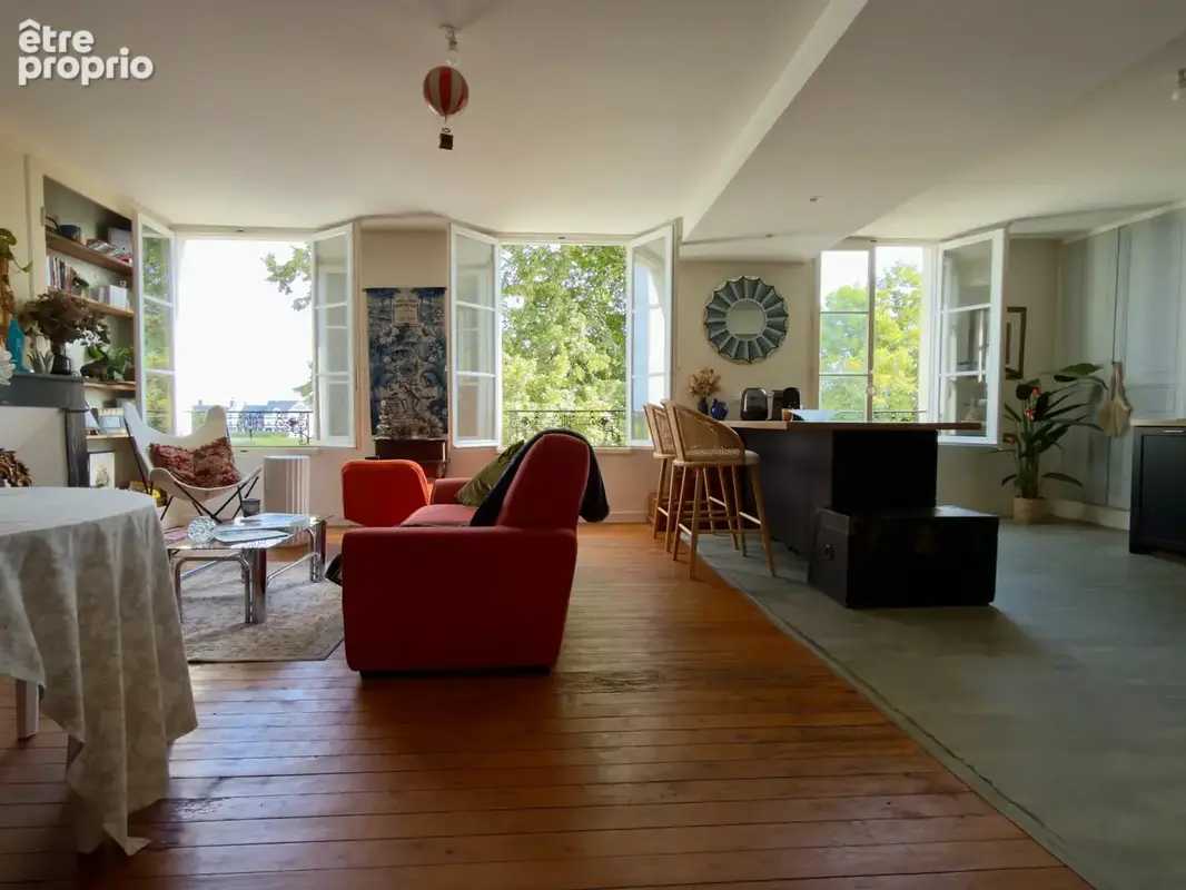SAUMUR Centre-ville, face Loire. Appartement T3 rénové avec grenier et cave - photo 5