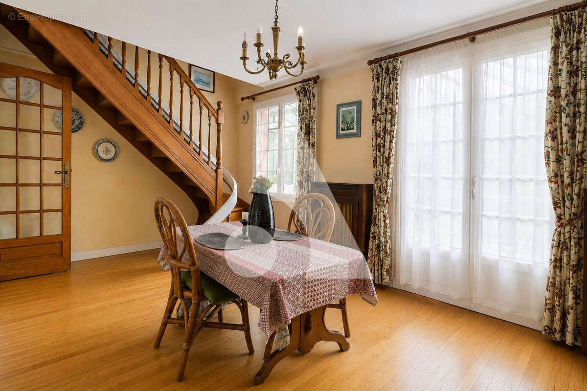 Maison à FRANCONVILLE