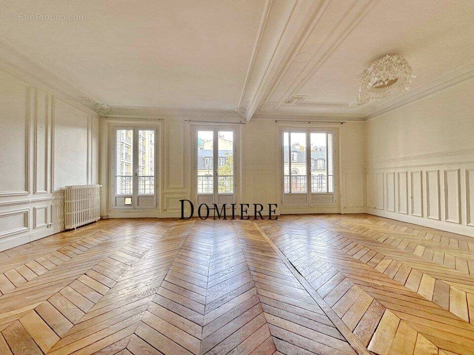 Appartement à PARIS-17E