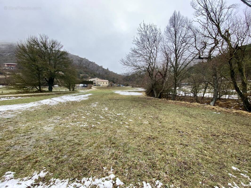 Terrain à ESCRAGNOLLES