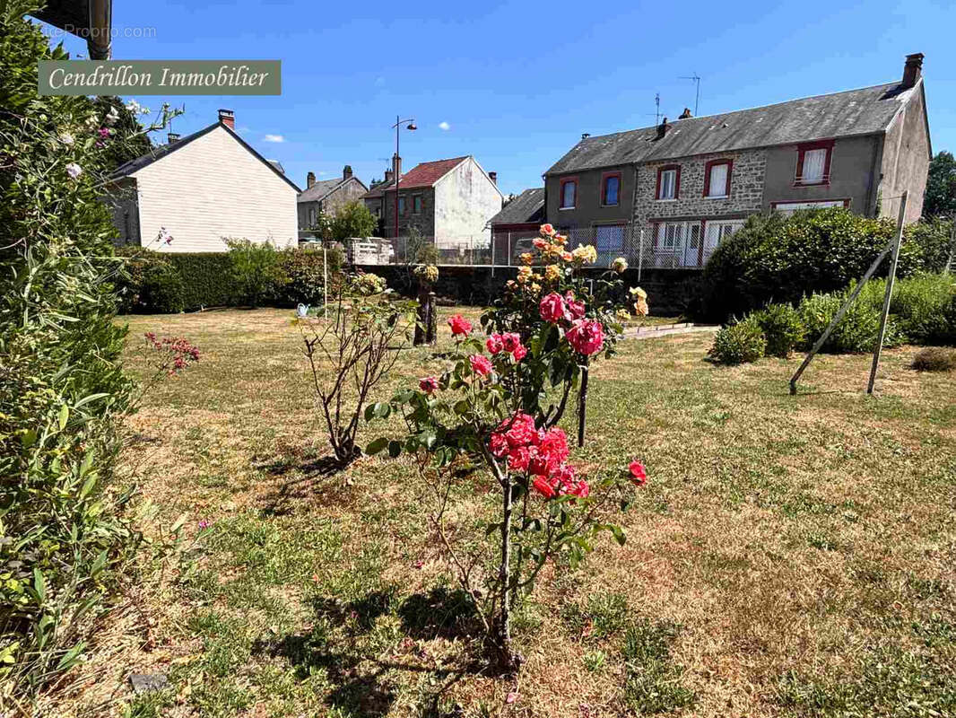 Tout petit prix ! Maison indépendante à rénover offrant un jardin, une dépendance et un emplacement privilégié - photo 29