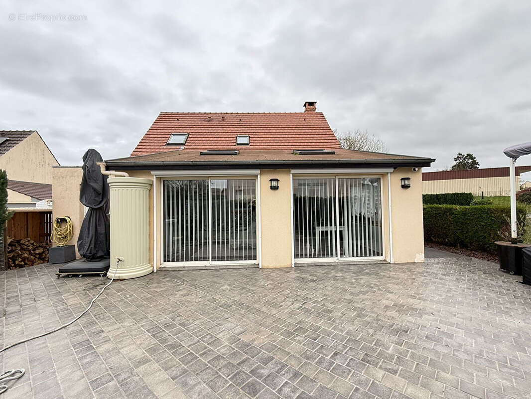 Maison à CREVECOEUR-LE-GRAND