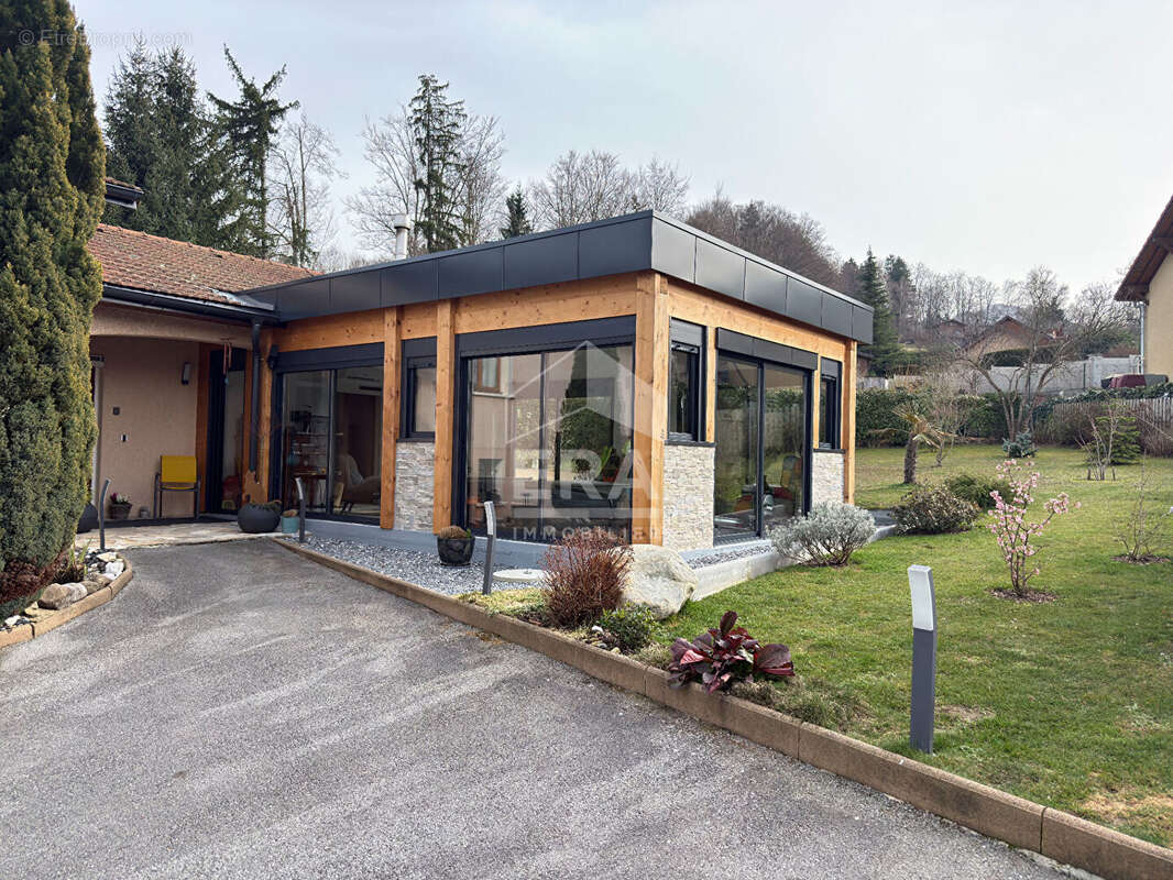 Maison à LA ROCHE-SUR-FORON