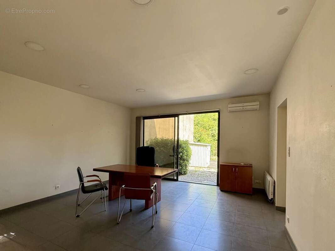 CABINET PROFESSIONNEL,  78 m2, Plain-pied, 3 places de stationnement, Pessac-Centre - photo 11