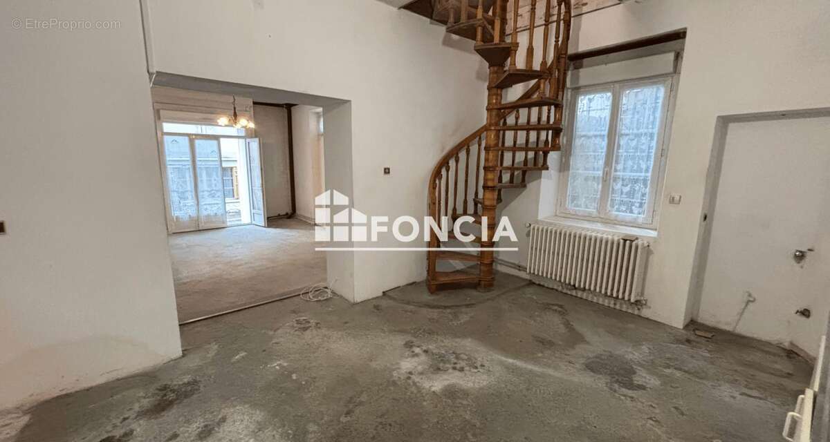 Maison à FRESNAY-SUR-SARTHE