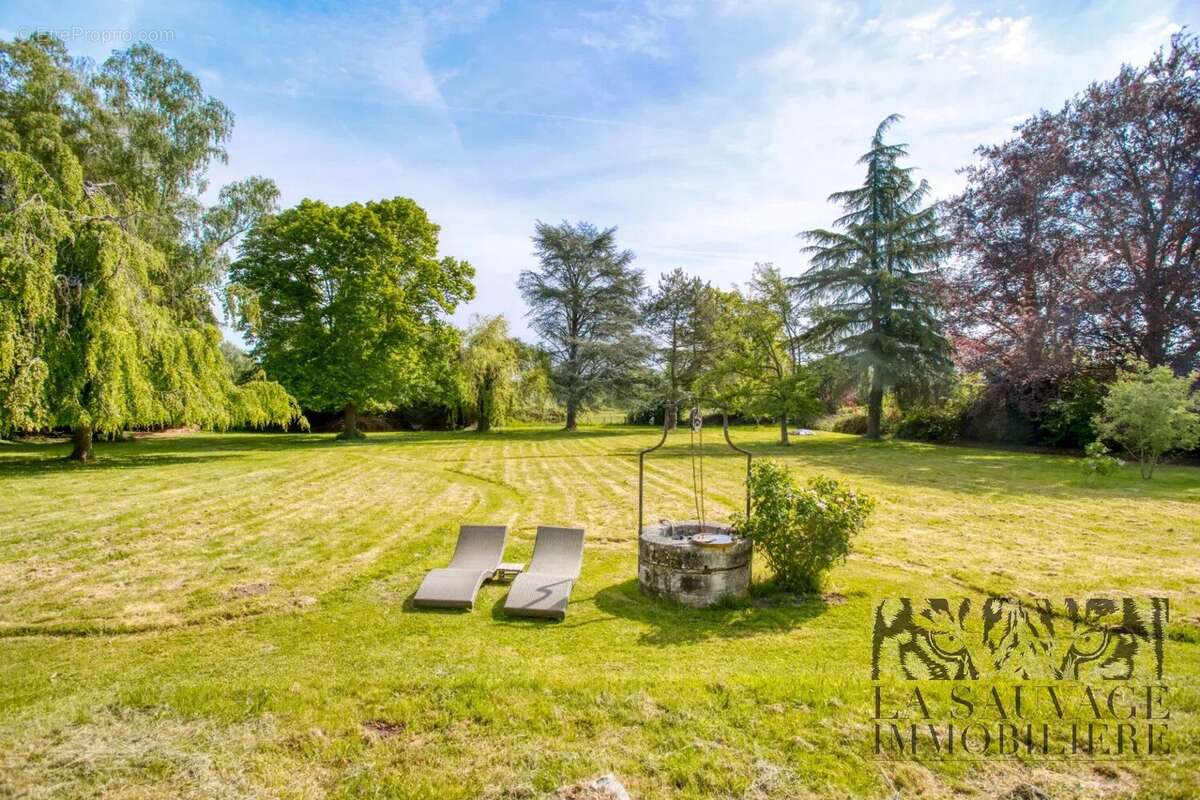 Appartement à LES MESNULS