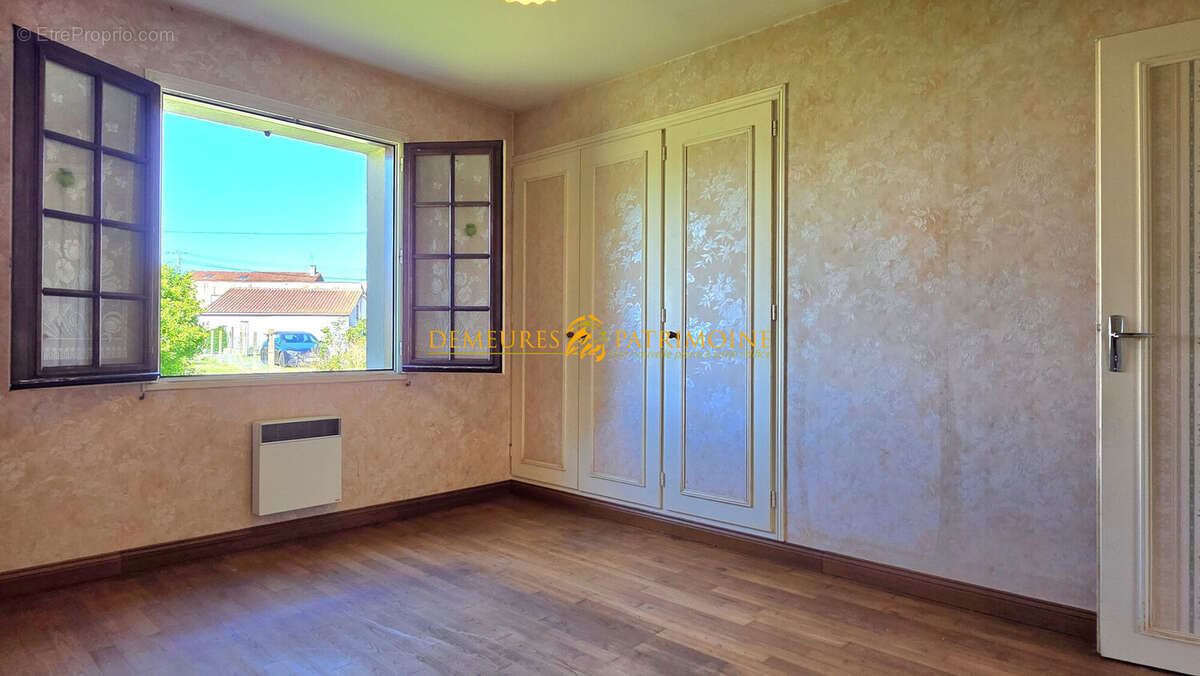 Maison à LA COURONNE