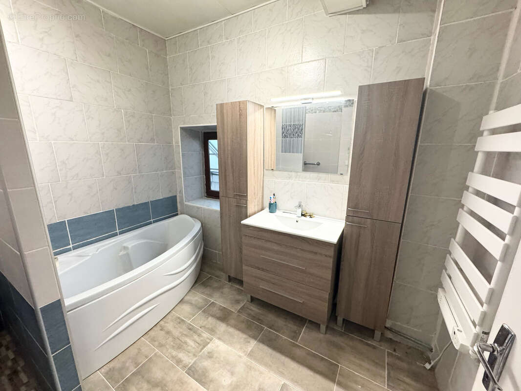 Maison à LE PEAGE-DE-ROUSSILLON