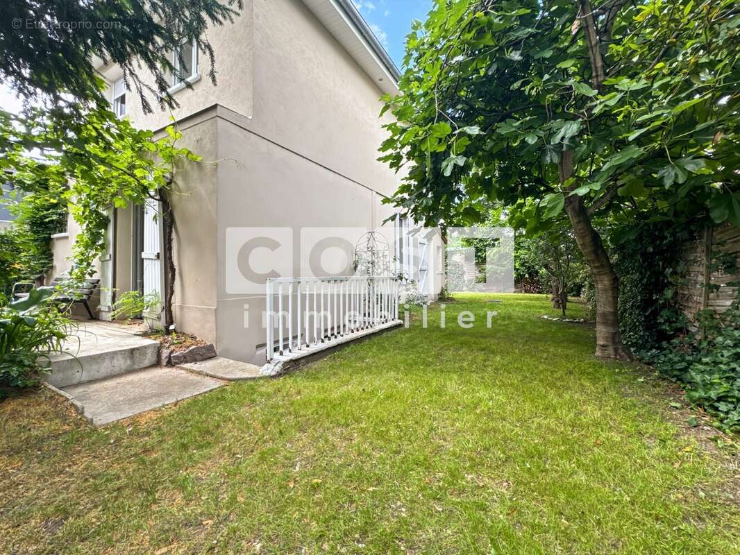Maison 100 m² à Colombes  - photo 3