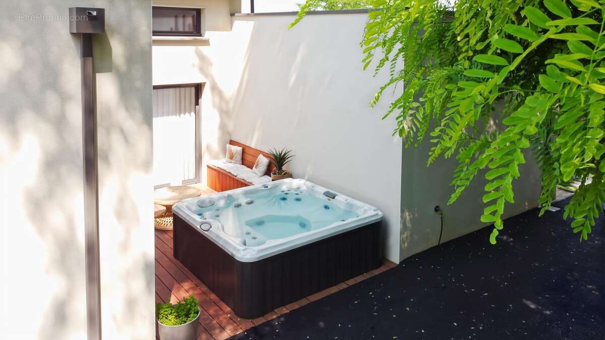 Villa contemporaine  a vendre sur les côteaux de loriol proche cliousclat - photo 15