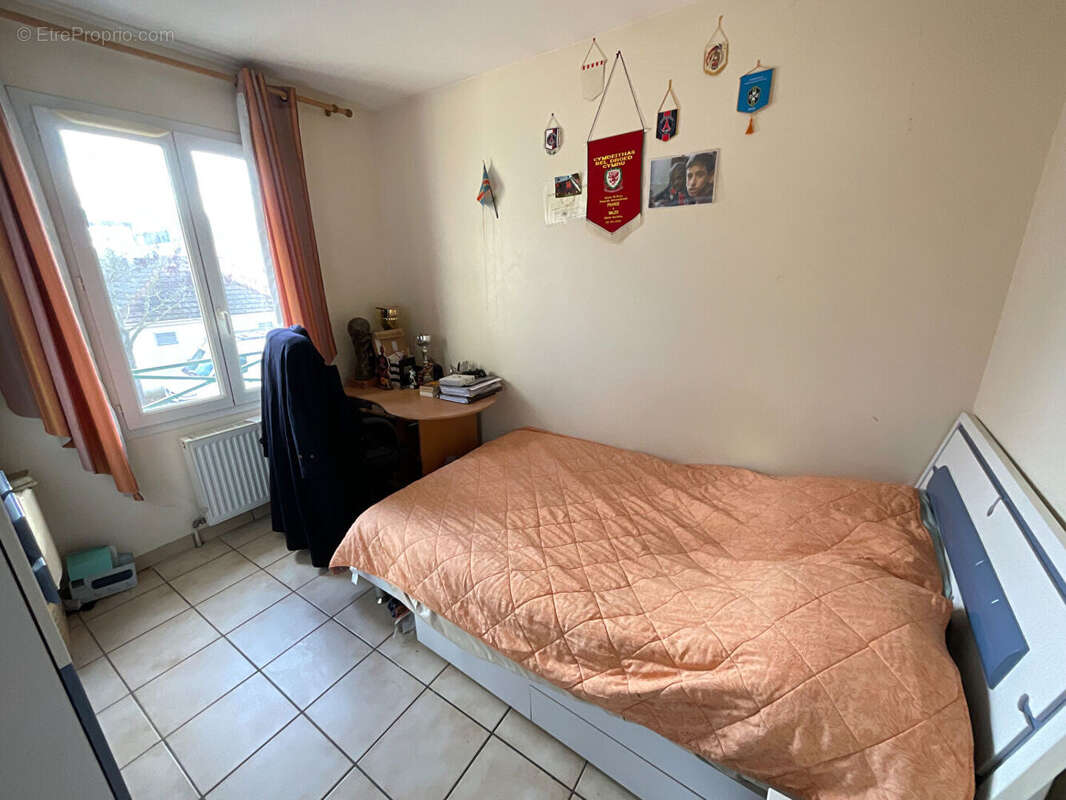 Maison à CHANTELOUP-LES-VIGNES