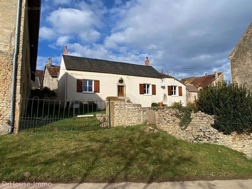 Maison à SAINT-AUBIN-DES-CHAUMES