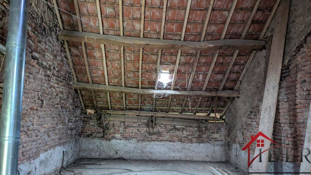 maison à rénover avec 13 000m2 terrain - photo 16