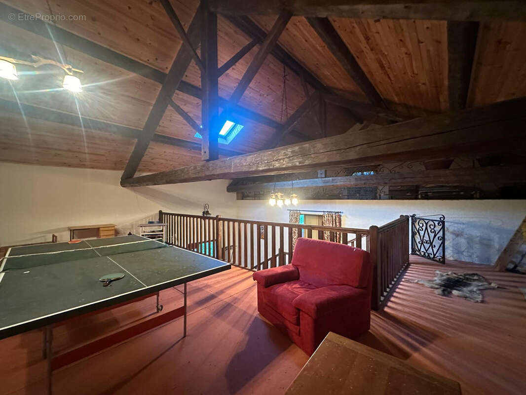 Maison à SAINT-BONNET-DES-QUARTS