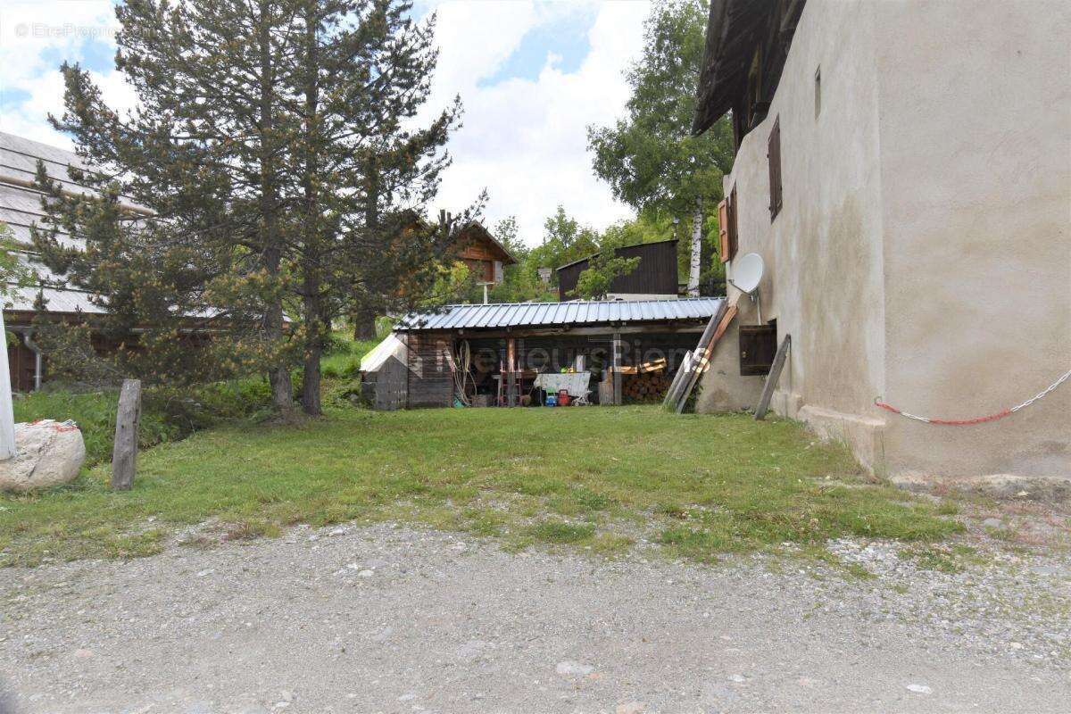 Maison de village 9 pièces 269 m² à rénover à Névache - photo 4