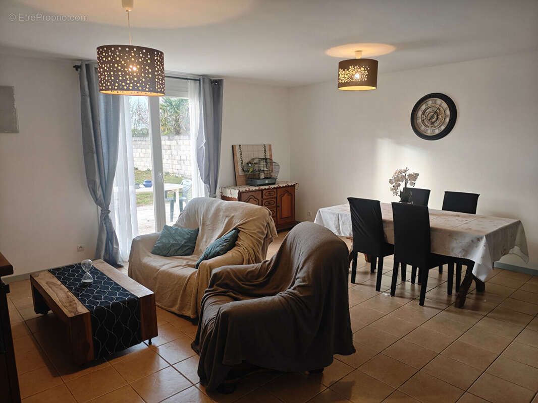 Maison à SAINT-COUTANT-LE-GRAND