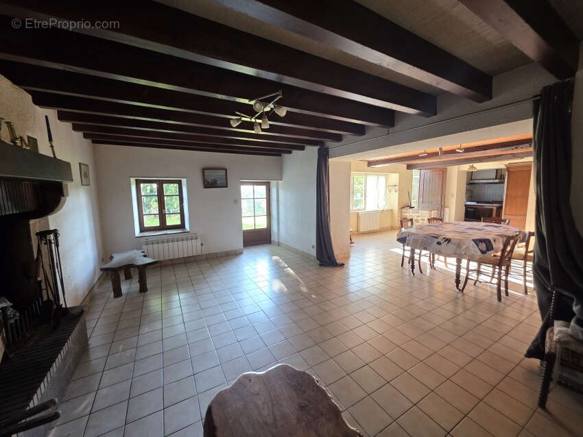 Maison à SAINT-GERVAIS-D&#039;AUVERGNE