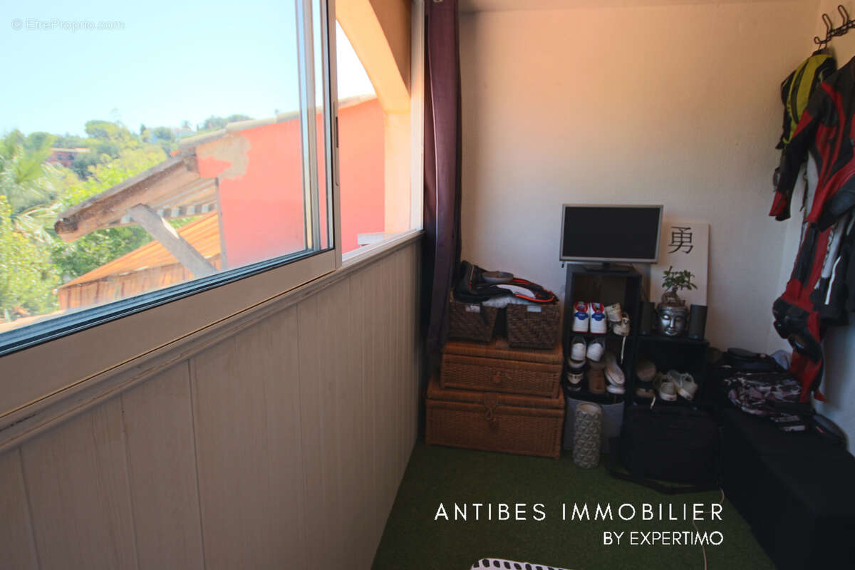 Appartement à VALLAURIS