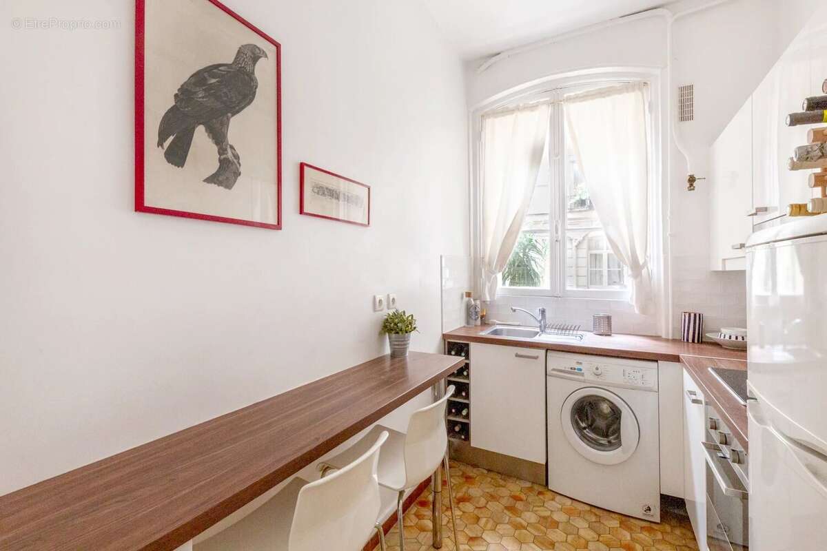 Appartement à PARIS-17E