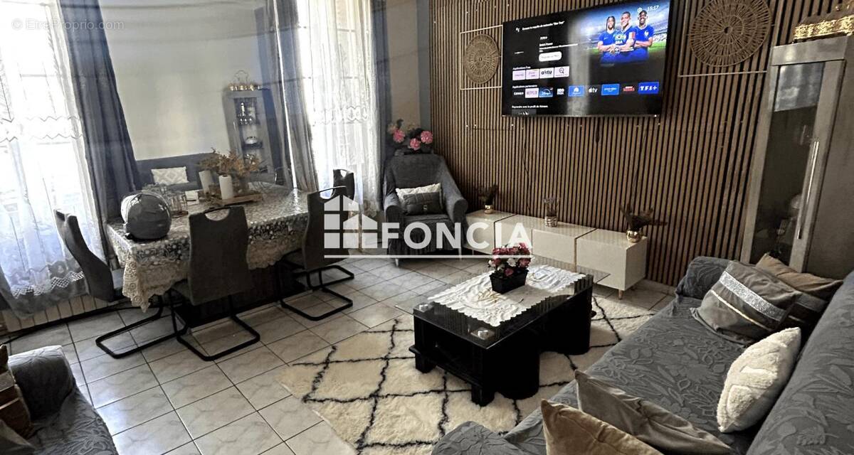 Appartement à MARSEILLE-4E