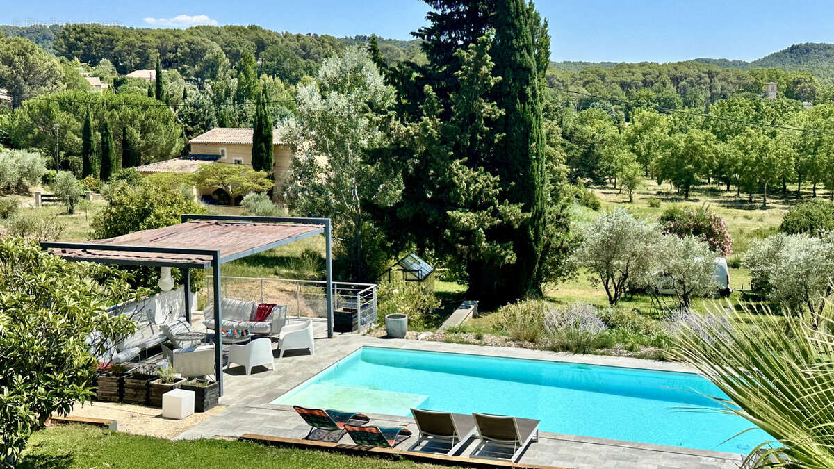 Maison à PERNES-LES-FONTAINES