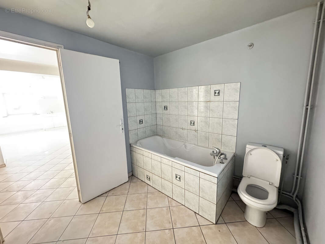 Appartement à BOUROGNE