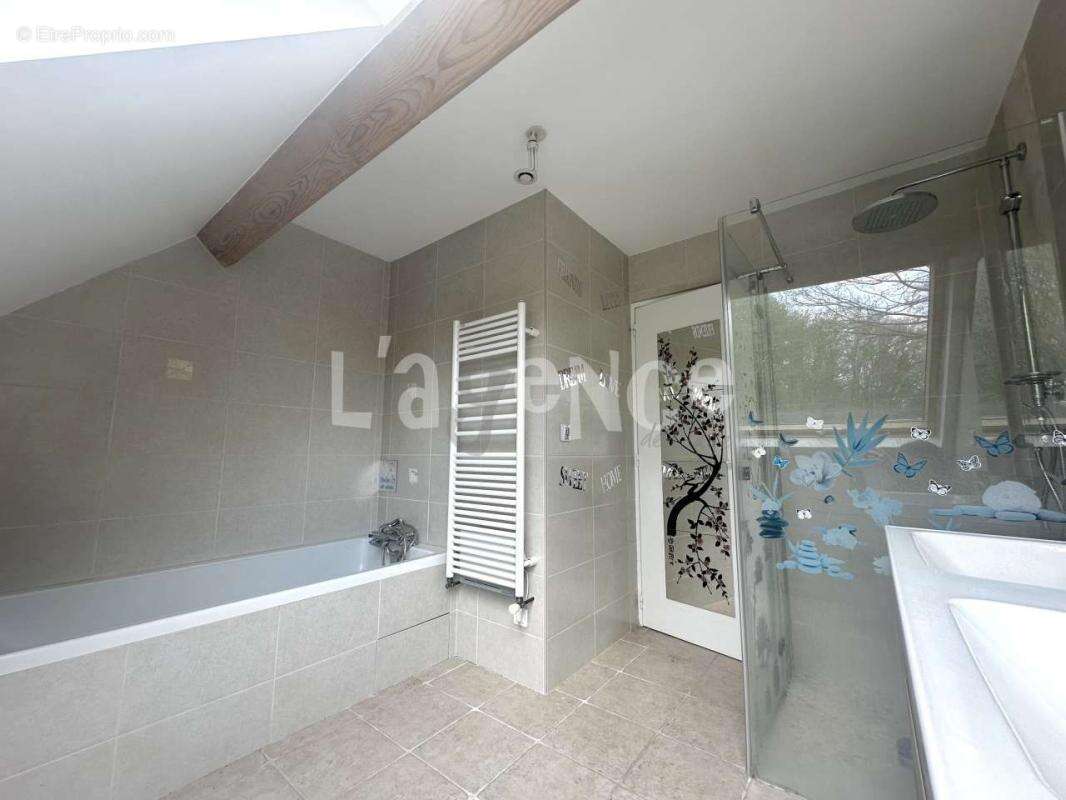 Maison à CLAYE-SOUILLY