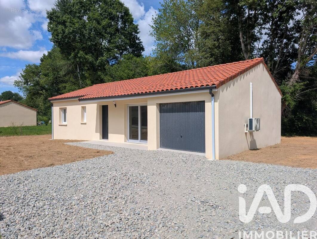 Photo 1 - Maison à LA MEYZE