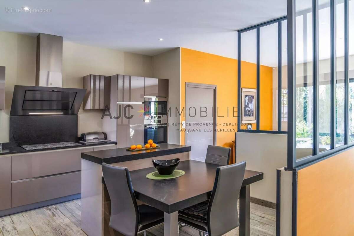 Maison à SAINT-REMY-DE-PROVENCE