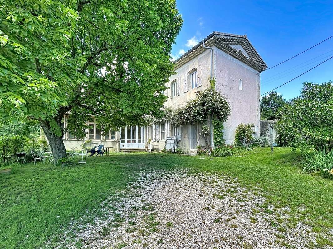 Maison à SAINT-MARTIN-SUR-LAVEZON