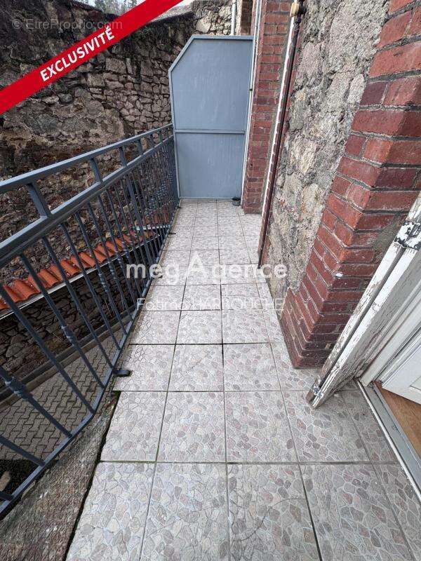 Appartement à FRAISSES
