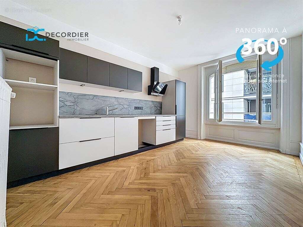 Appartement à EVIAN-LES-BAINS