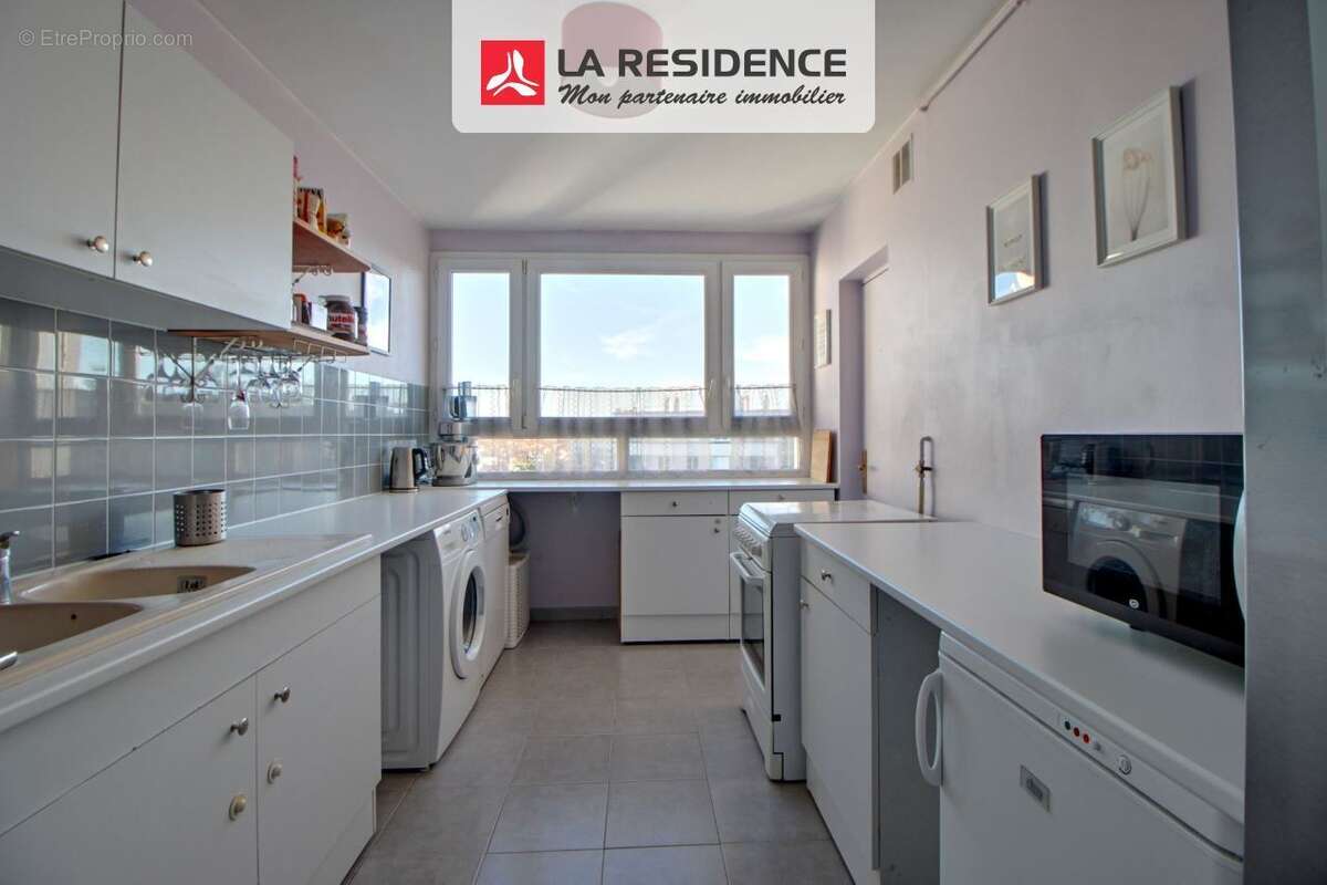 Appartement 76 m² à Les Clayes-Sous-Bois  - photo 4