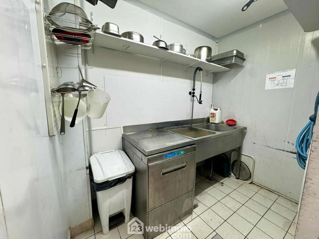 Une zone plonge dédiée, optimisant le rythme en cuisine - Commerce à FRESNOY-LE-GRAND