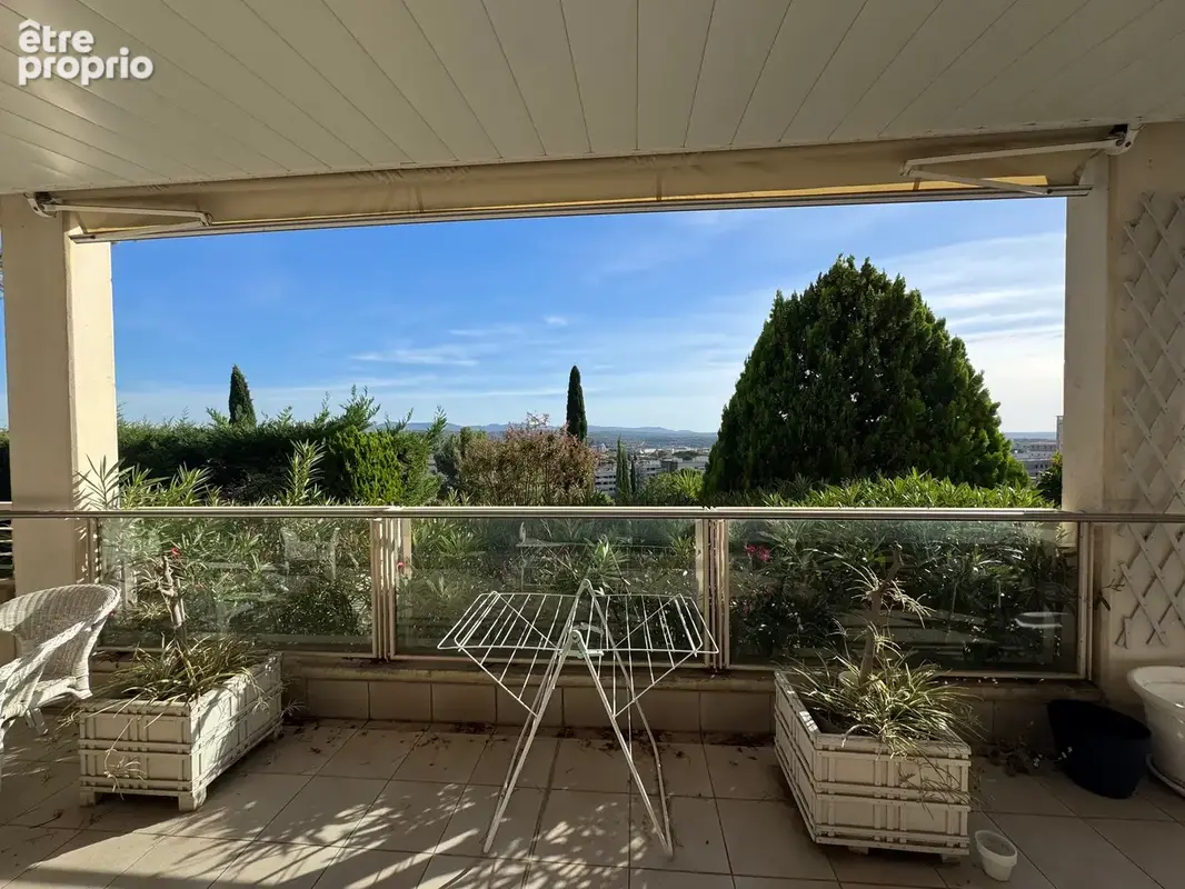 EXCLUSIVITÉ - Aix centre (Pasteur) : T3/4 de standing de 112 m2 avec vaste terrasse Sud + piscine + Box - photo 5