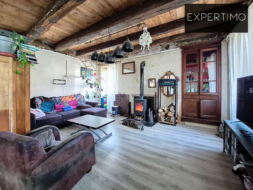 Maison à CASSAGNES-BEGONHES
