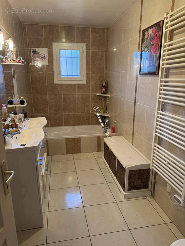villa de plain-pied avec piscine - photo 10