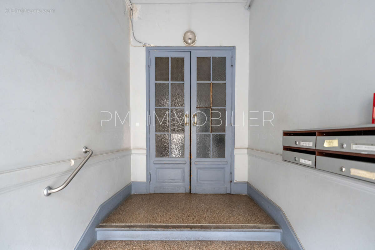 Appartement à MARSEILLE-4E