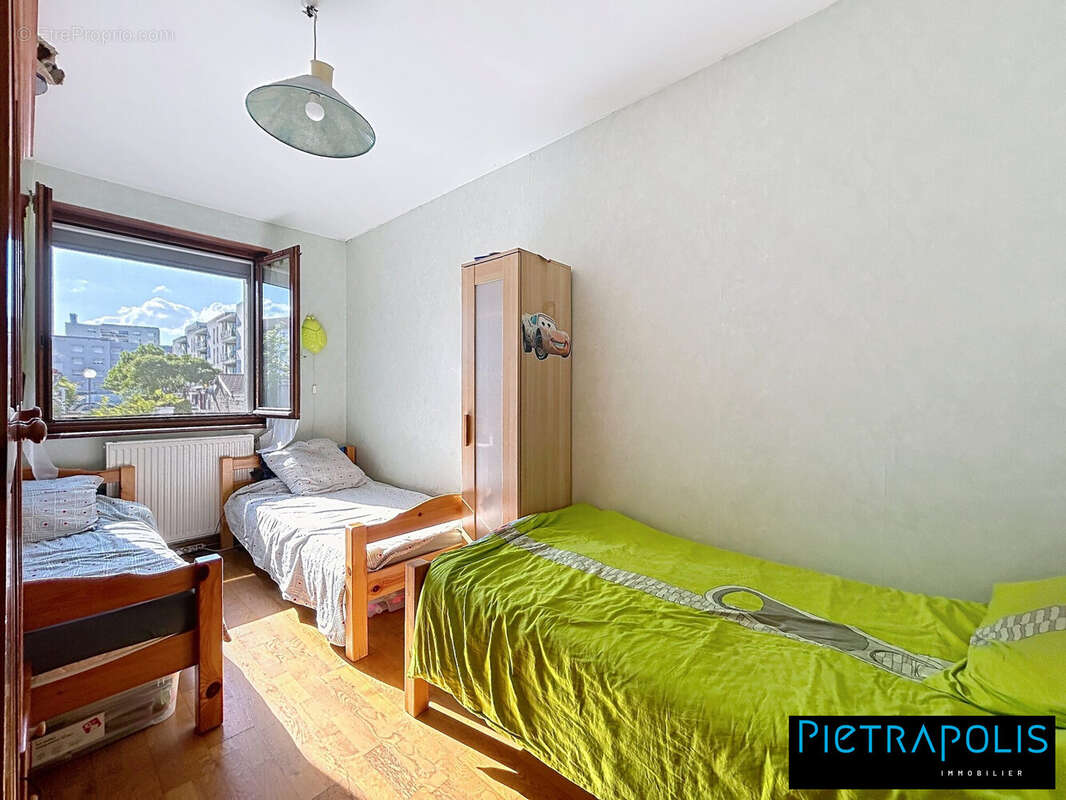 Maison 160 m² à Meyzieu  - photo 7